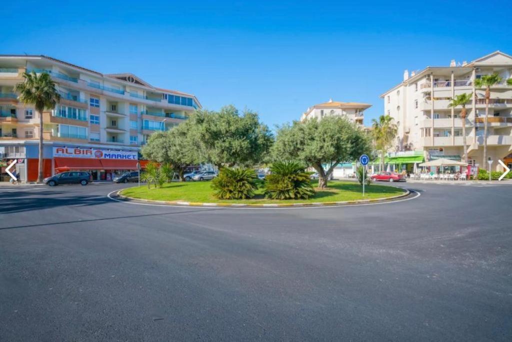 Bright Sunny Albir Beach Apartment Альбир Экстерьер фото