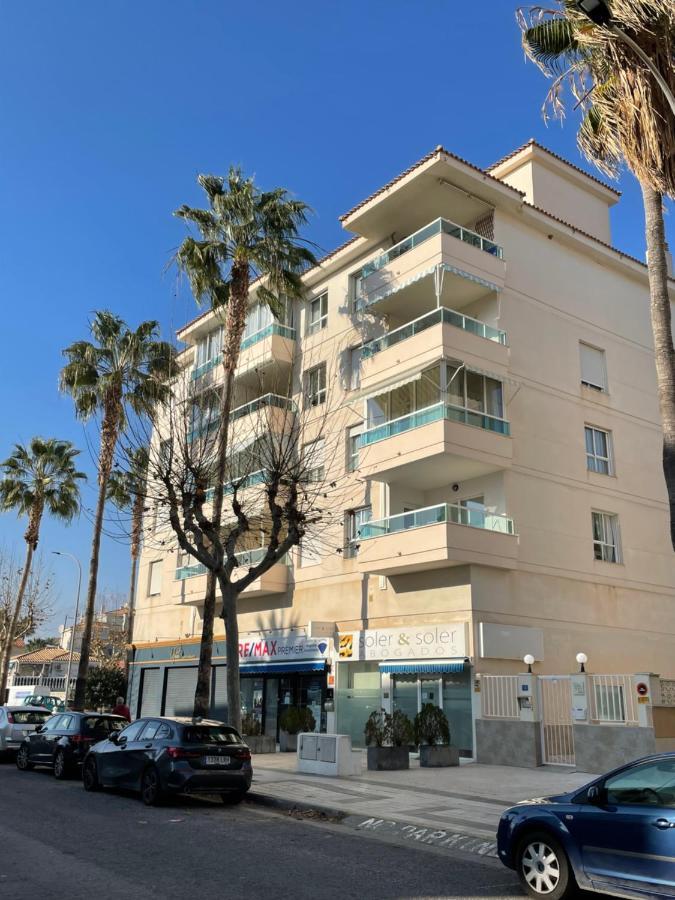 Bright Sunny Albir Beach Apartment Альбир Экстерьер фото