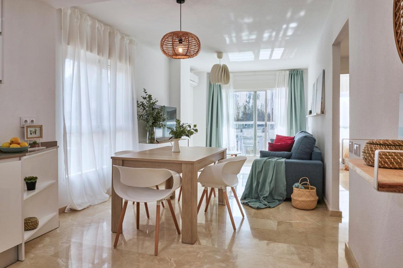 Bright Sunny Albir Beach Apartment Альбир Экстерьер фото