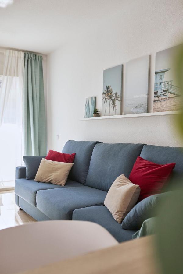 Bright Sunny Albir Beach Apartment Альбир Экстерьер фото