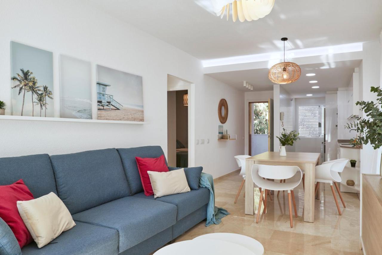 Bright Sunny Albir Beach Apartment Альбир Экстерьер фото