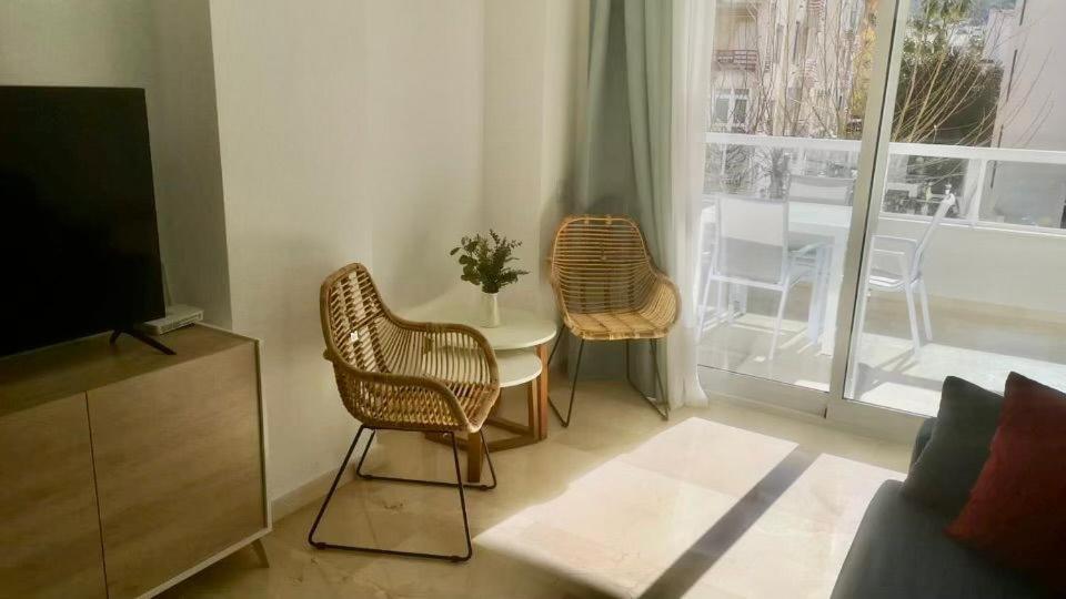 Bright Sunny Albir Beach Apartment Альбир Экстерьер фото