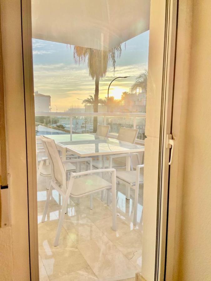Bright Sunny Albir Beach Apartment Альбир Экстерьер фото