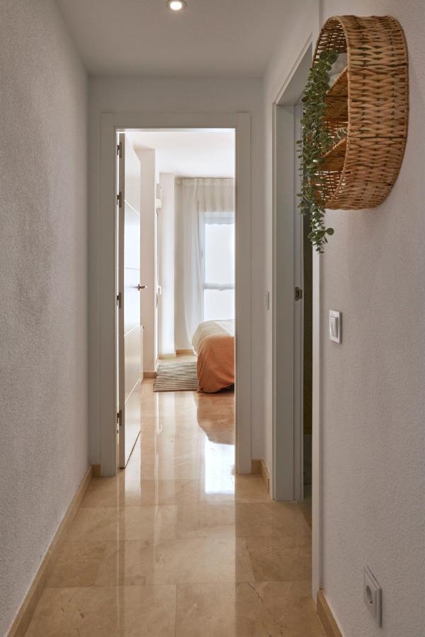 Bright Sunny Albir Beach Apartment Альбир Экстерьер фото