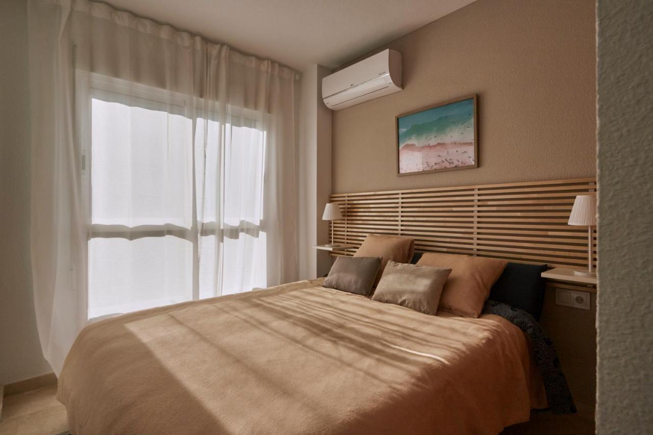 Bright Sunny Albir Beach Apartment Альбир Экстерьер фото